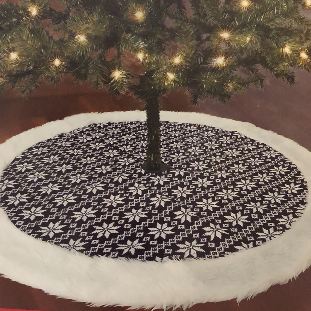 NWT Christmas Tree Skirt Blue & White Knit Sweater Material w/ Faux Fur Trim 40"